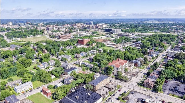 Building Photo - 818 William Howard Taft Rd