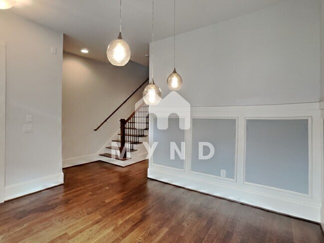 Building Photo - 176 Marion Pl NE