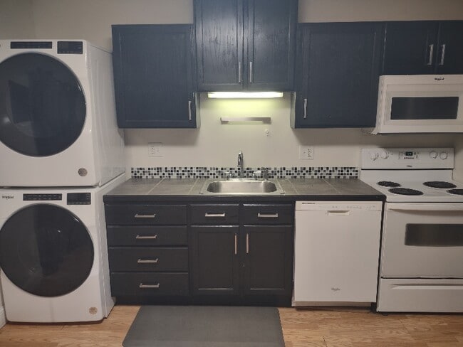 Foto del edificio - 2200 N 68th St