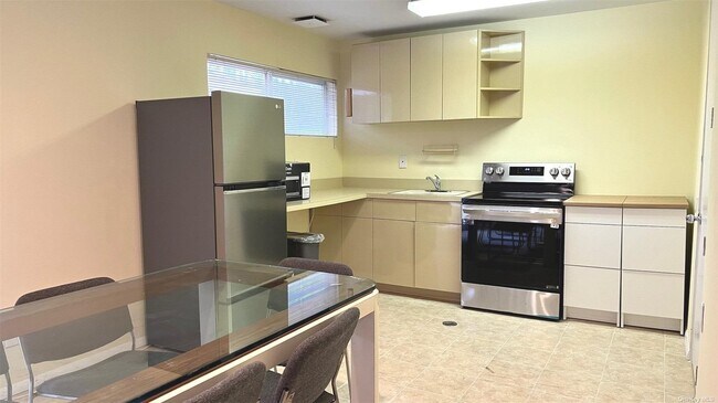 Building Photo - 2323 Cedar Swamp Rd