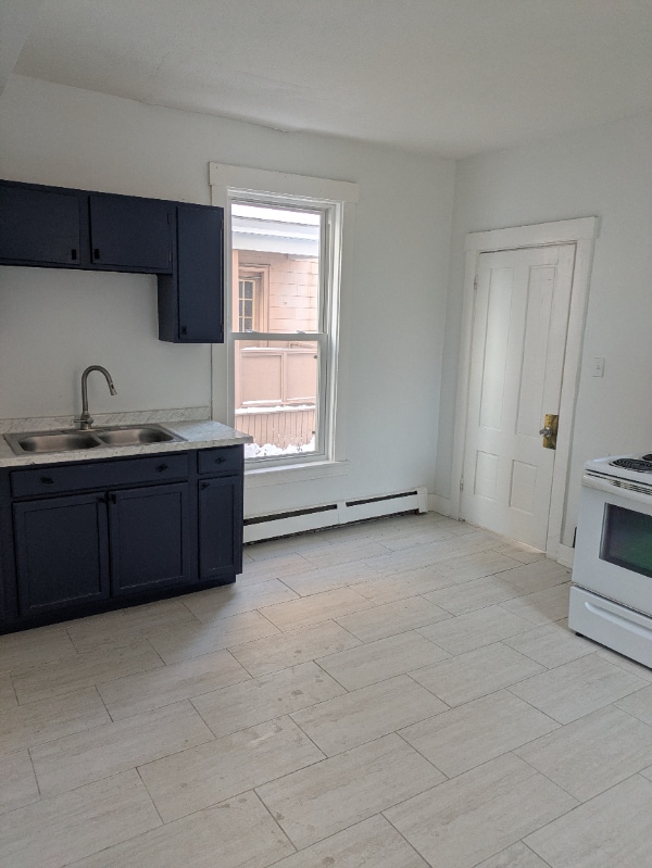 Building Photo - 148 Bartlett St