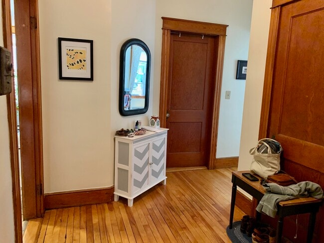 Building Photo - 21 Fessenden St