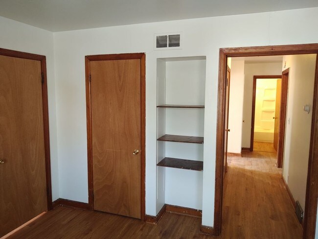 Building Photo - 4845A N. 24th Place - 2 Bedroom Upper
