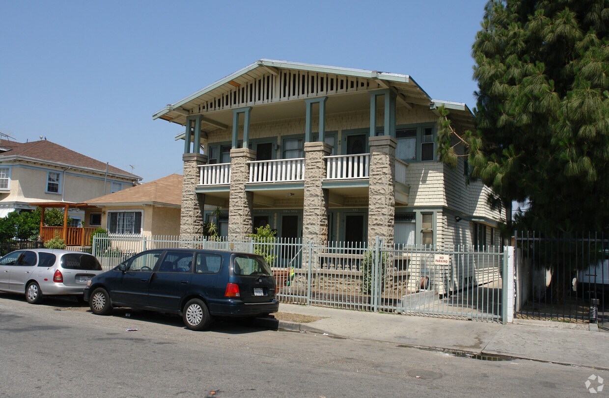 Building Photo - 978 Fedora St