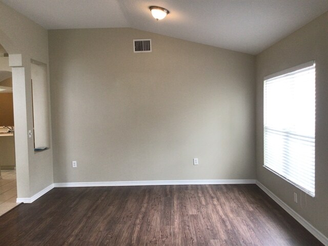 Foto del edificio - 30719 Tremont Dr