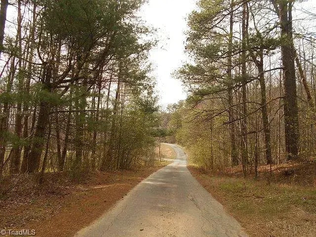 Building Photo - 1110 Birdsong Rd