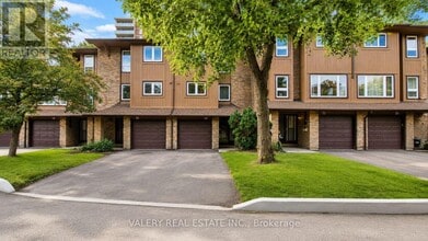 Building Photo - 2359 Birchmount Rd