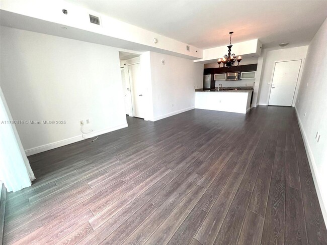 Building Photo - 951 Brickell Ave