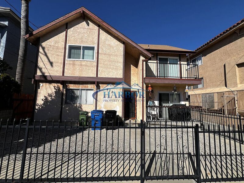 Foto principal - 672 W 12th St