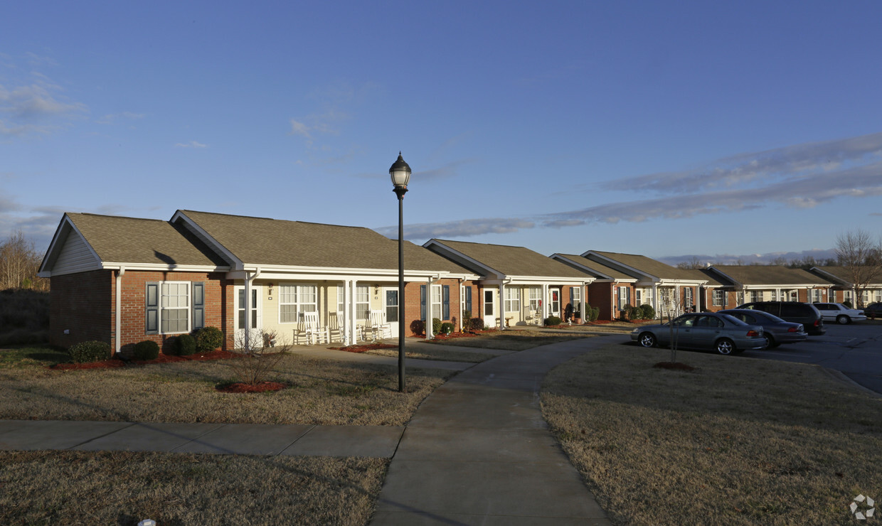 Building Photo - Jonathan's Joy Apartments