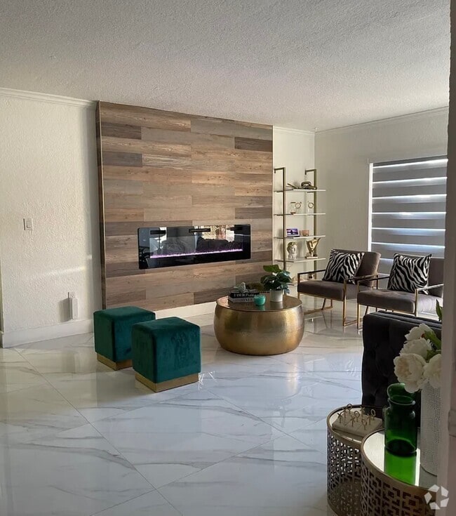 Building Photo - 7120 Fairway Dr