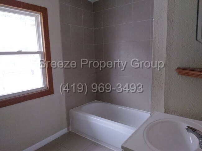 Foto del edificio - 4228 N Lockwood Ave