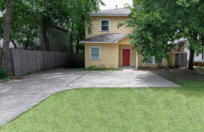 Foto del edificio - 1702 Singleton Ave