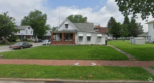 Street View - 135 S 6th St