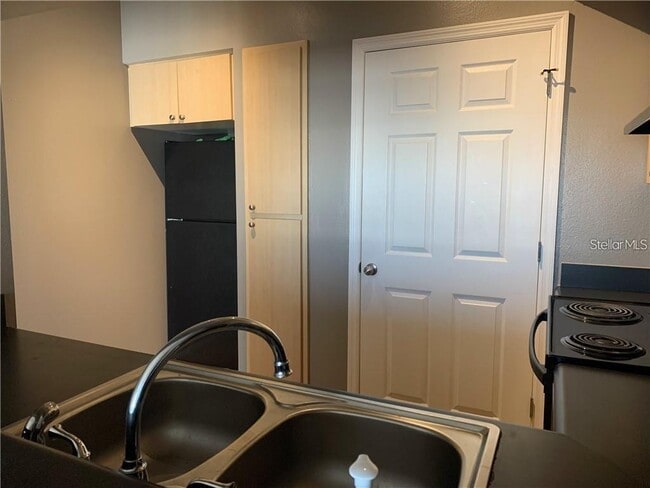 Foto del edificio - 322 E Central Blvd