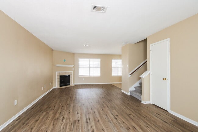 Building Photo - 1127 Laurel Chase Tr