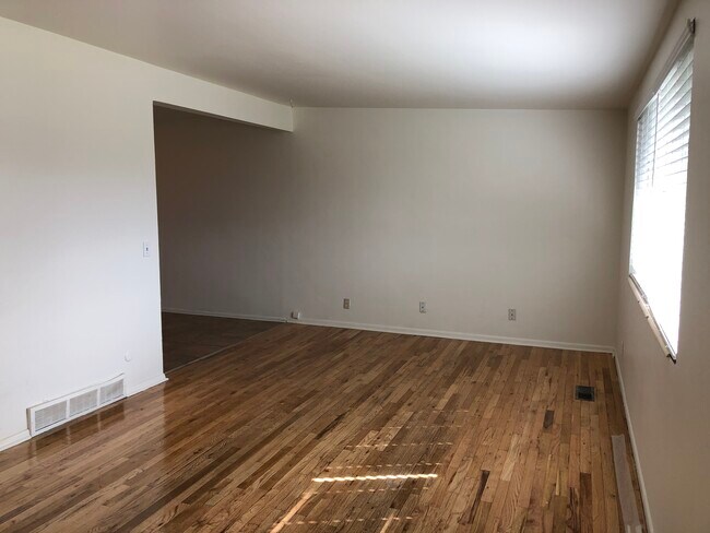 Foto del edificio - 2305 S 1700 E