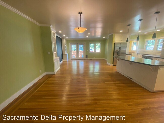 Foto del edificio - 2 br, 2 bath House - 4417 I Street^^