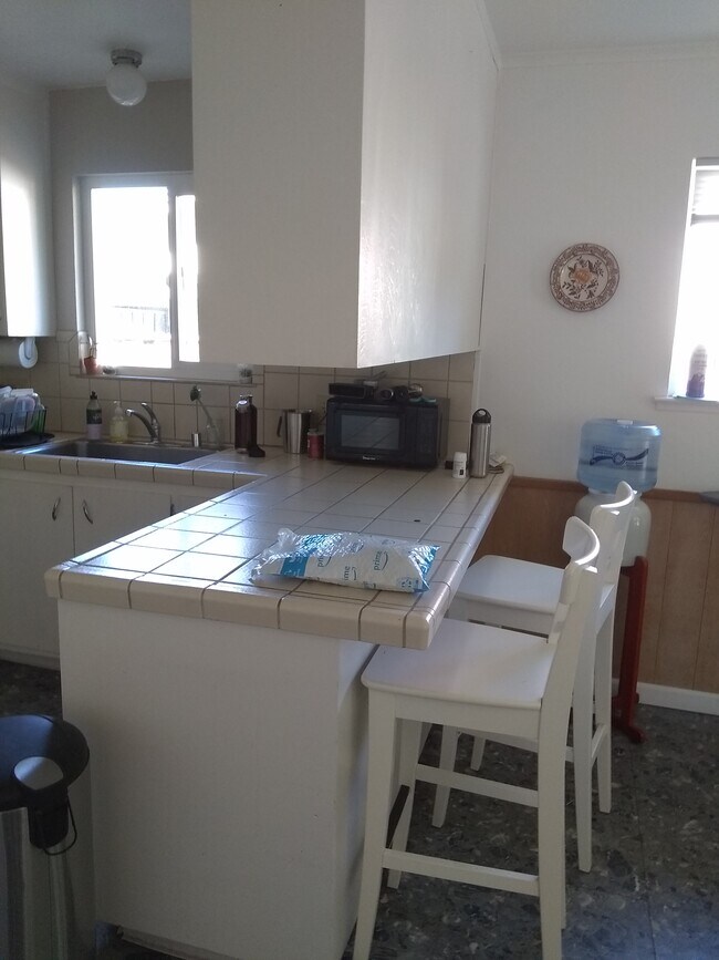 Foto del edificio - 4465 Vanderbilt Dr