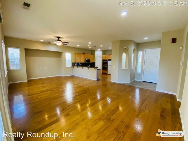 Foto del edificio - 3 br, 2 bath House - 7120 Elvora Way