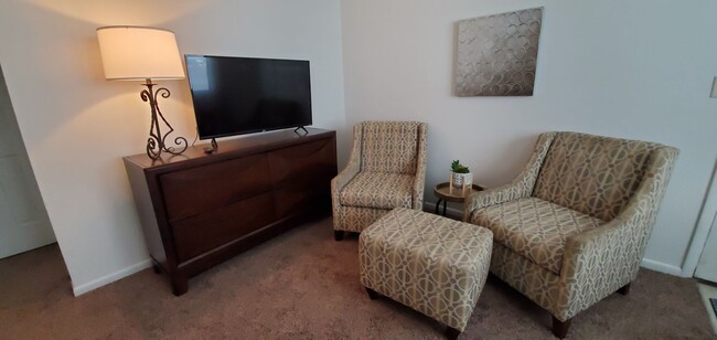 Foto del edificio - Short term furnished rental