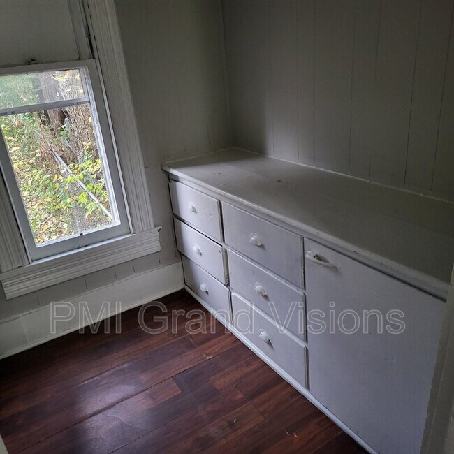 Foto del edificio - 941 E Cantrell St