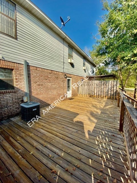 Building Photo - 703 Valley Rd