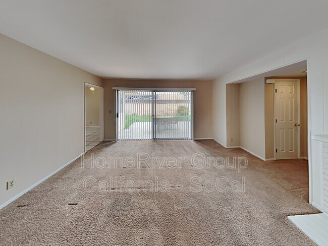 Building Photo - 313 E Garden Green