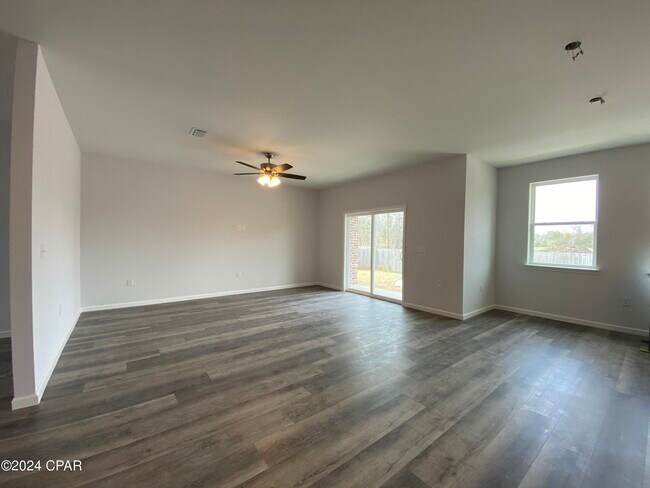 Foto del edificio - 3119 Wood Valley Rd