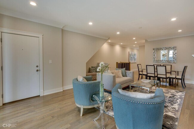 Foto del edificio - 1542 N Hudson Ave