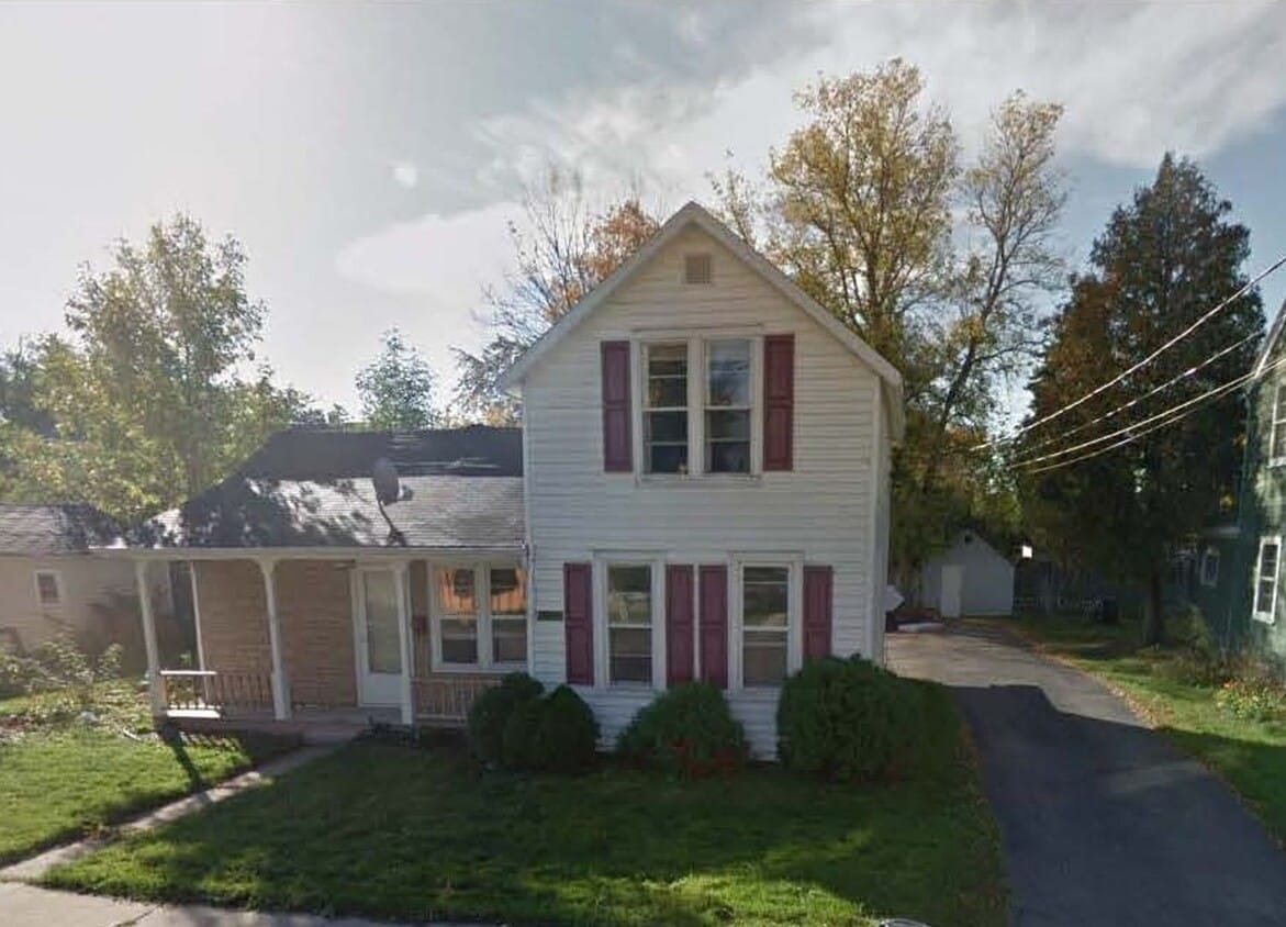 Primary Photo - FOR RENT: Recently renovated home in Neenah!