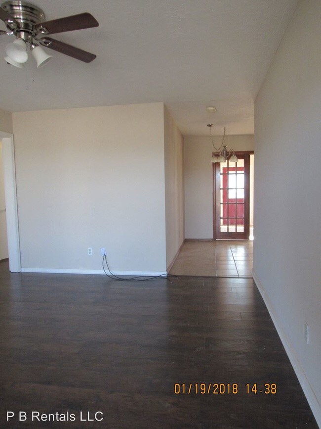 Building Photo - 3 br, 1.5 bath House - 621 SE 38th Street