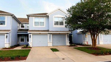 Building Photo - 4555 SW 52nd Cir