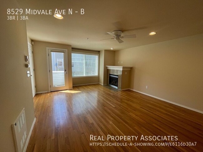 Building Photo - 8529 Midvale Ave N