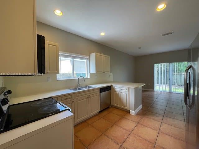 Building Photo - 15841 SW 138th Terrace