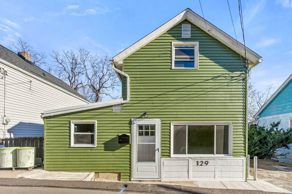 Foto principal - Newly Remodeled 2 Bedroom, 1 Bathroom in A...