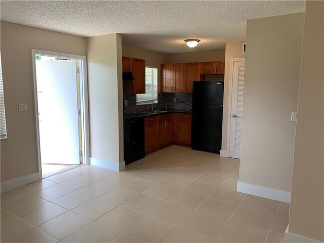 Foto del edificio - 5180 NE 6th Ave