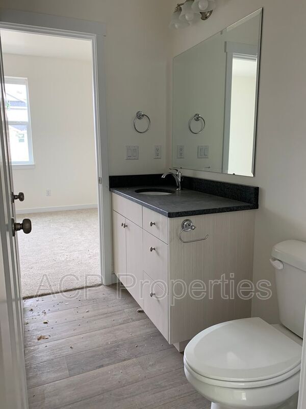 Foto del edificio - 2285 Brome St