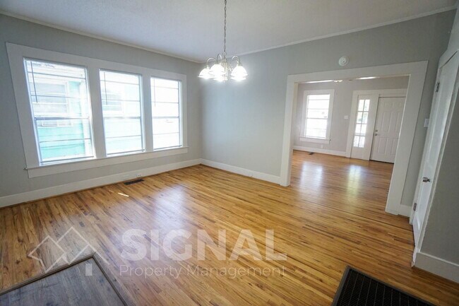 Foto del edificio - 4335 Jackson St