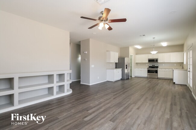 Building Photo - 751 E Drifter Pl