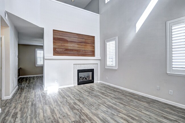 Foto del edificio - 2 story 3 bed 2.5 bath home in The Meadows...