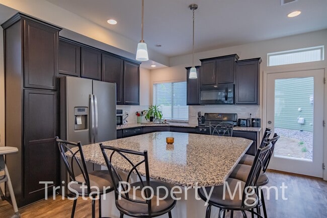 Building Photo - 6137 Ashmore Ln