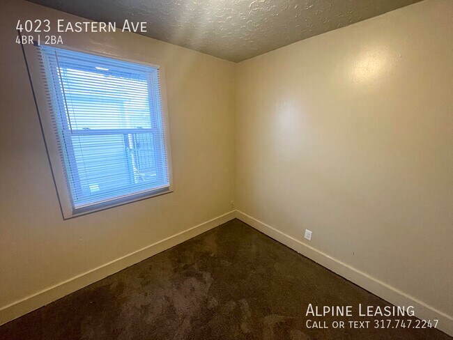 Foto del edificio - 4 Bedroom just up the street from the new ...