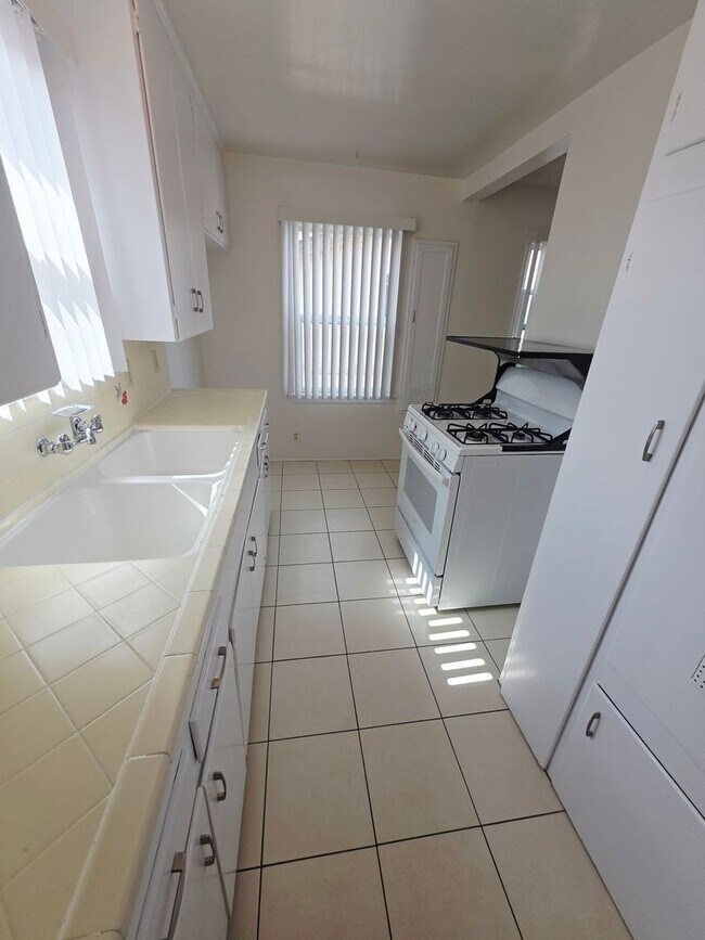 Foto del edificio - 1123 Linden Ave