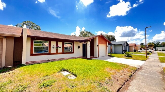 Building Photo - Charming 3BR/2BA Home in Gated Villas of C...