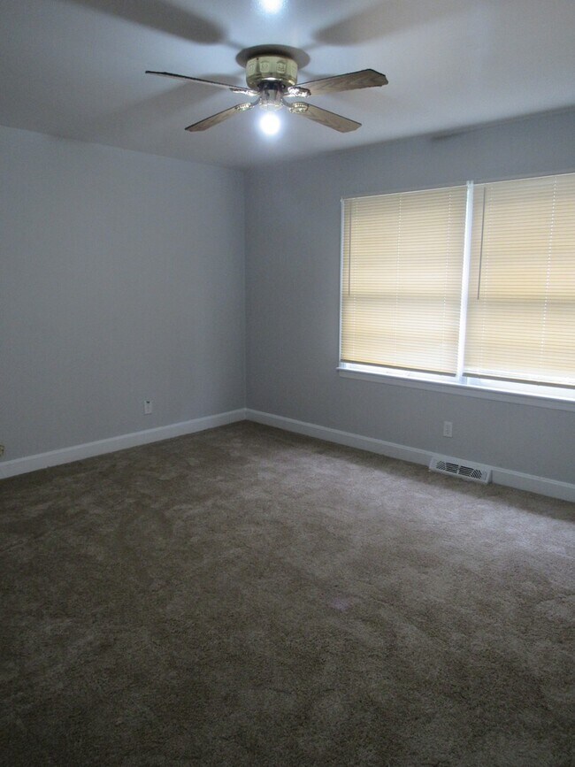 Building Photo - Harrill Duplex 2