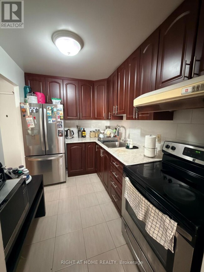 Building Photo - 2500 Bridletowne Cir