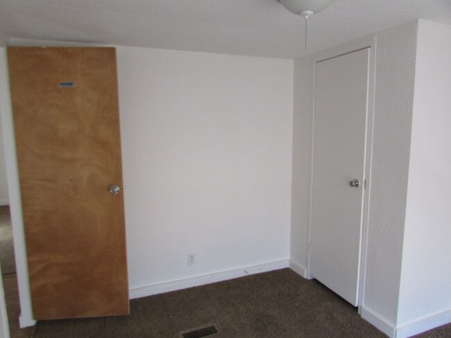 Building Photo - 2 Bedroom 2 Bath Manufactured Home