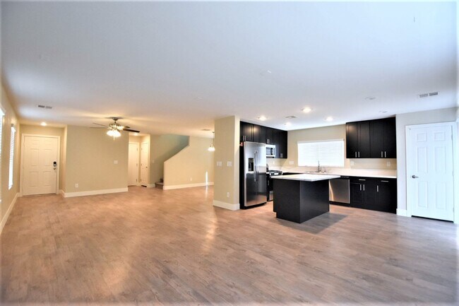 Building Photo - 6681 Sleepy Meadow Ct
