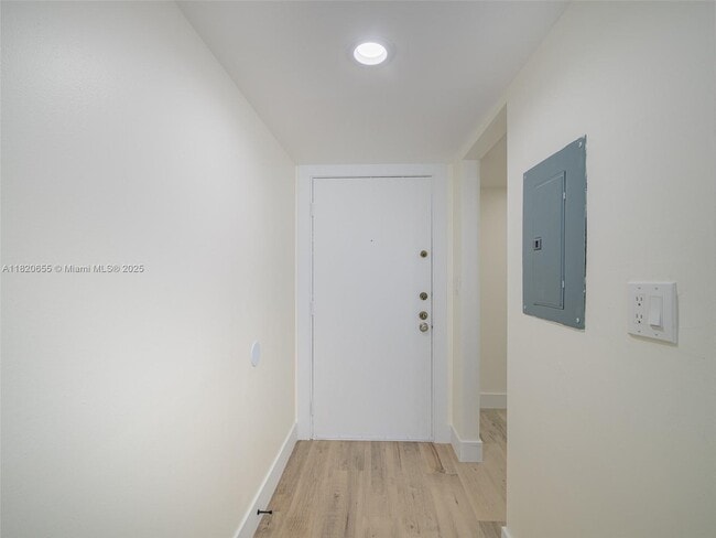 Foto del edificio - 8625 NW 8th St